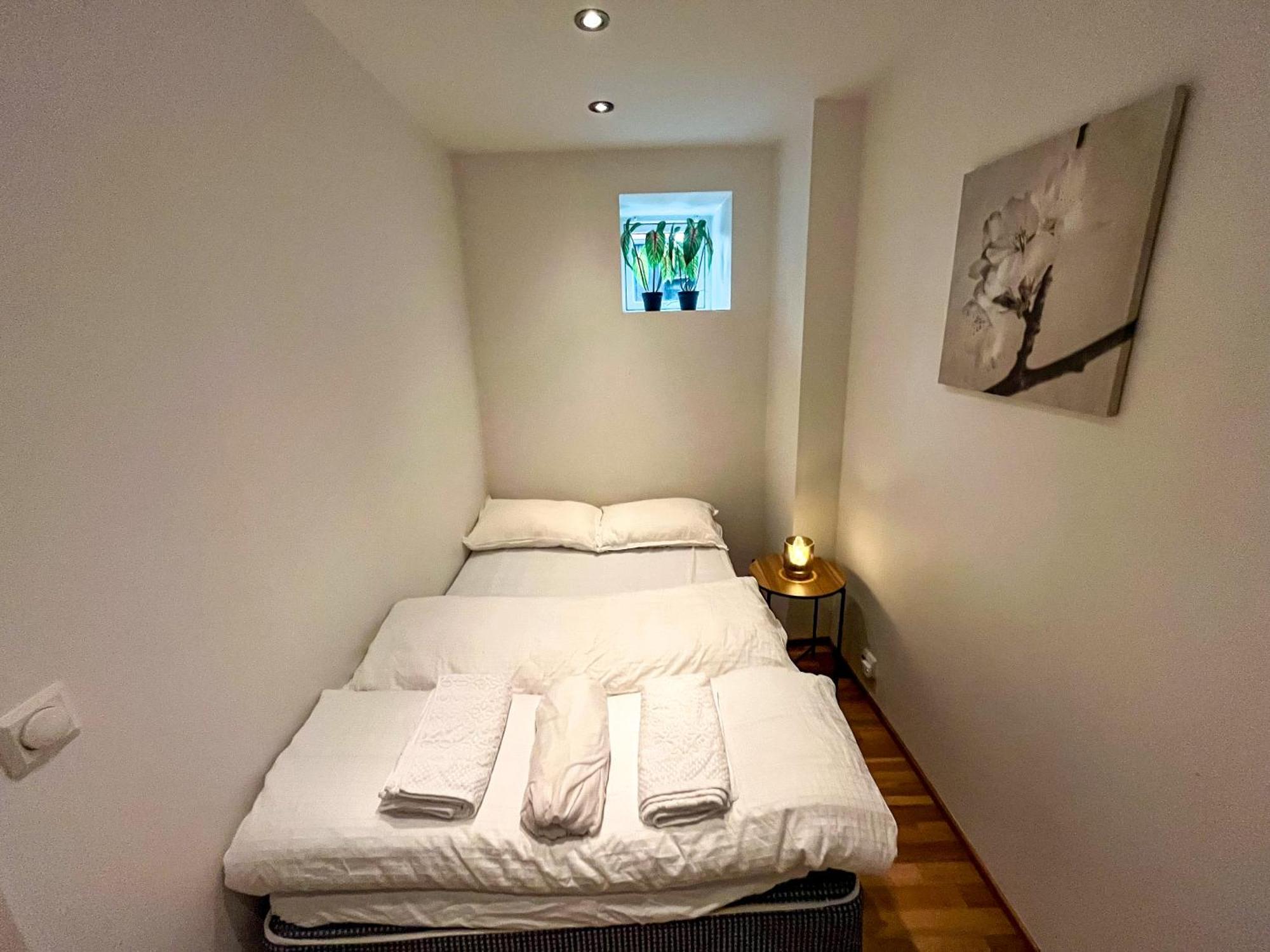Two-Bedroom City Apartment With Fire Place, Free Parking And Fjordview Terrace - Calm And Central Ålesund Exteriör bild