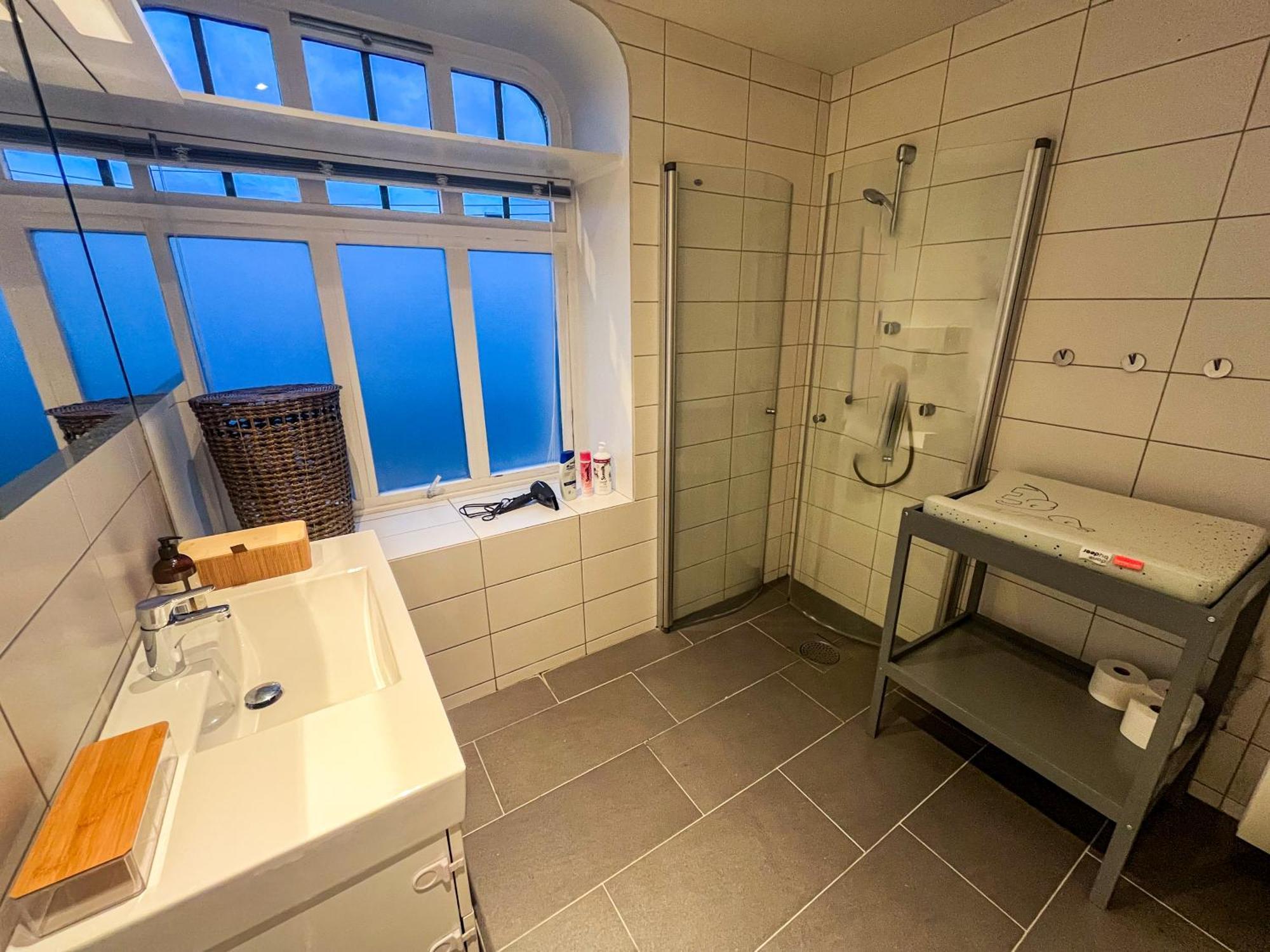 Two-Bedroom City Apartment With Fire Place, Free Parking And Fjordview Terrace - Calm And Central Ålesund Exteriör bild