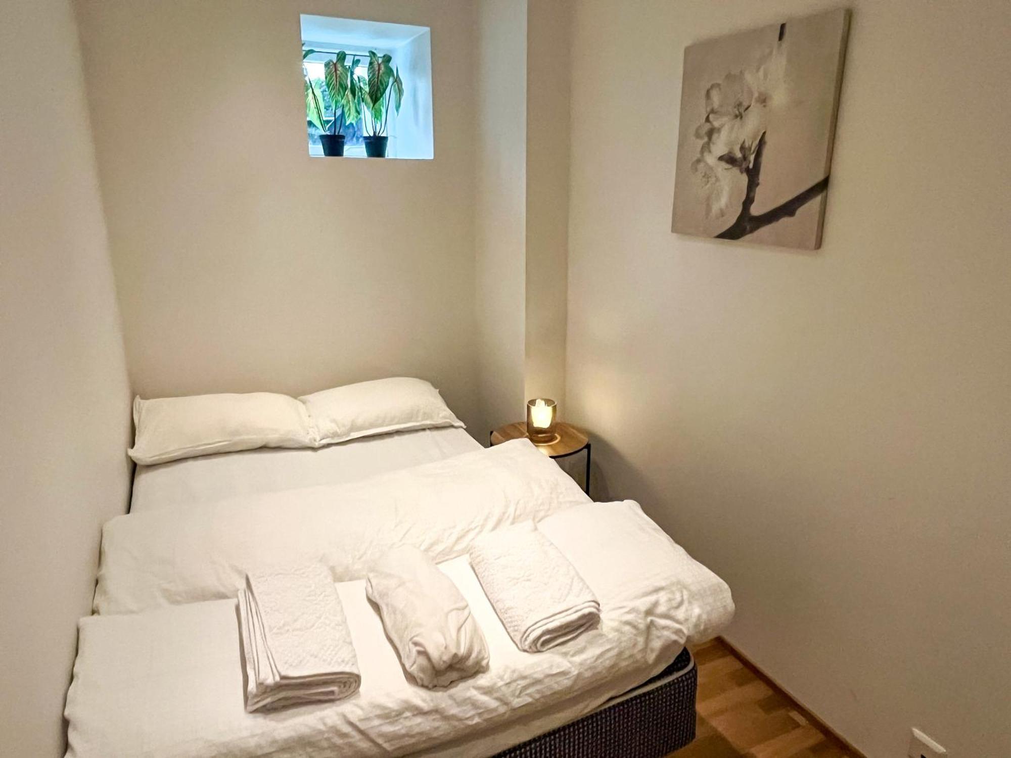 Two-Bedroom City Apartment With Fire Place, Free Parking And Fjordview Terrace - Calm And Central Ålesund Exteriör bild