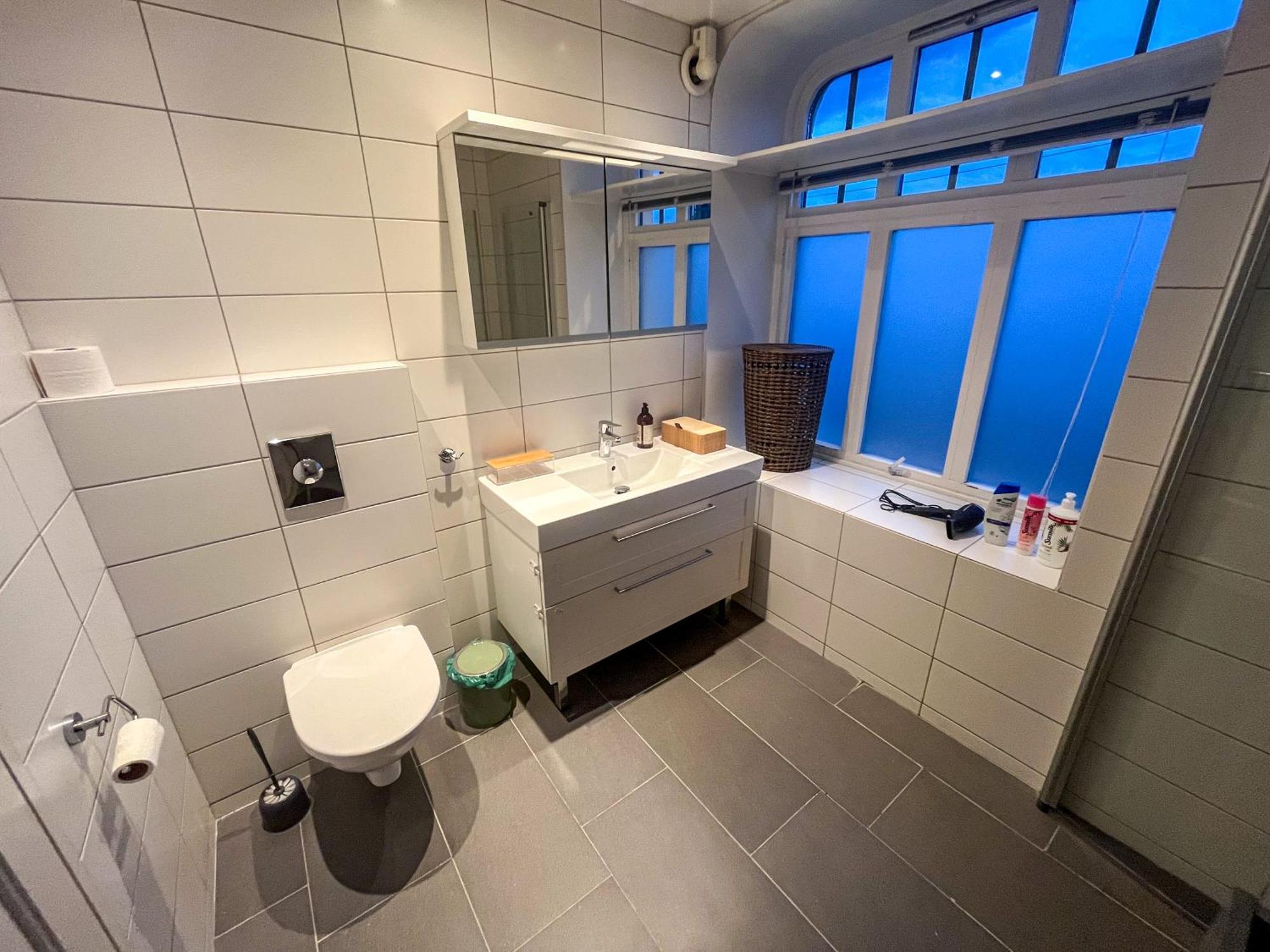 Two-Bedroom City Apartment With Fire Place, Free Parking And Fjordview Terrace - Calm And Central Ålesund Exteriör bild